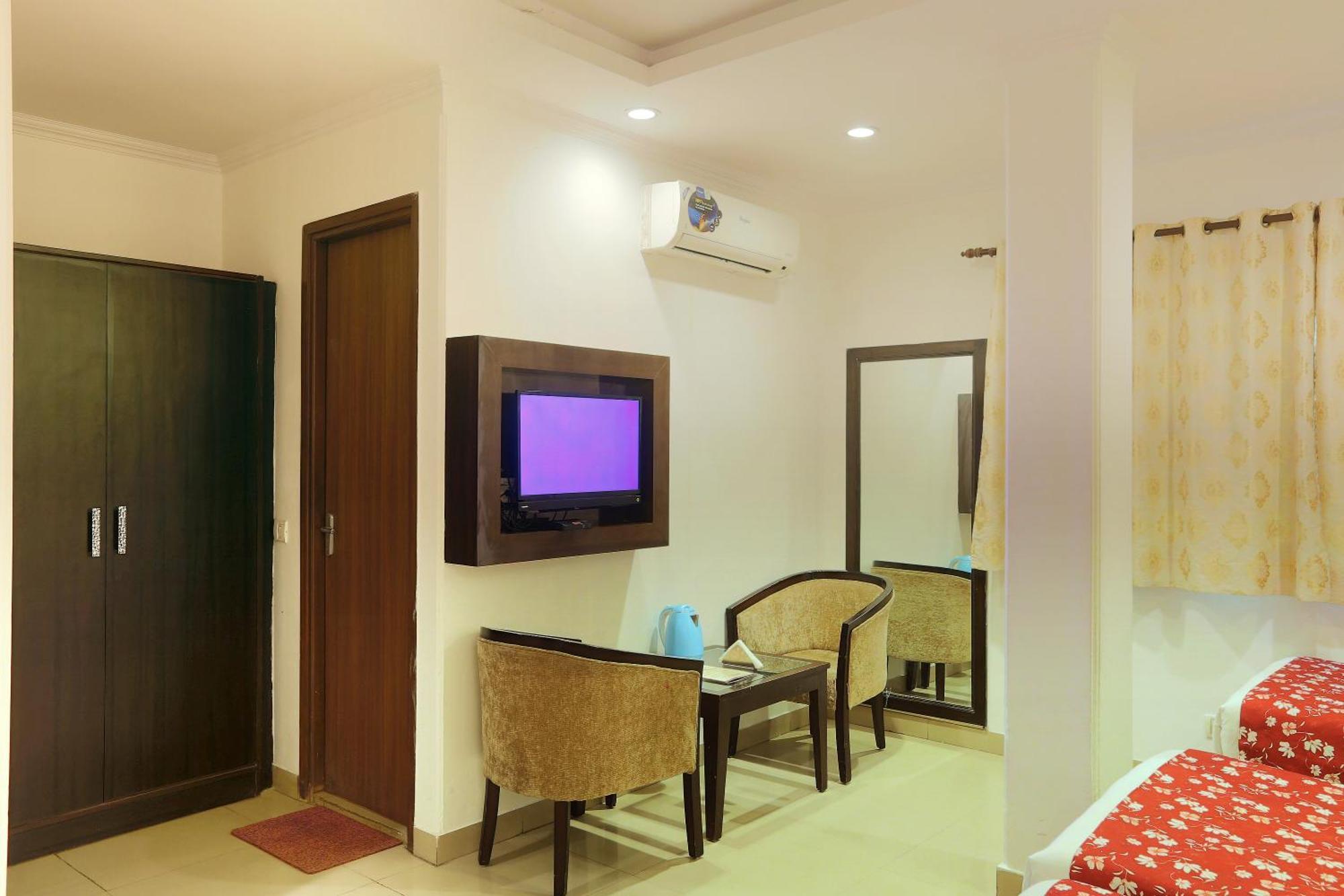 Airport Hotel Chanakya Delhi Nova Deli Exterior foto