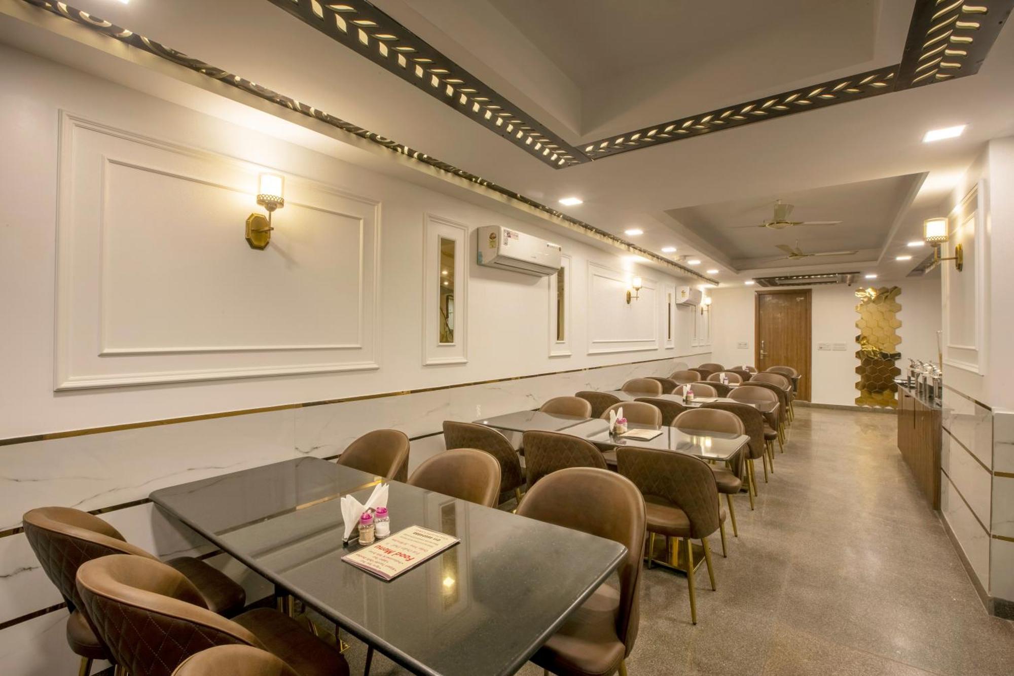 Airport Hotel Chanakya Delhi Nova Deli Exterior foto